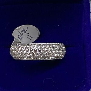 Elegant Silver Crystal Ring